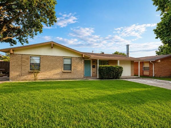 804 W Grubb Drive , Mesquite, TX 75149