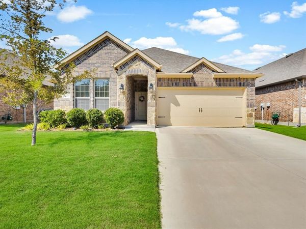 10925 Canyon Mine Drive, Aubrey, TX 76227