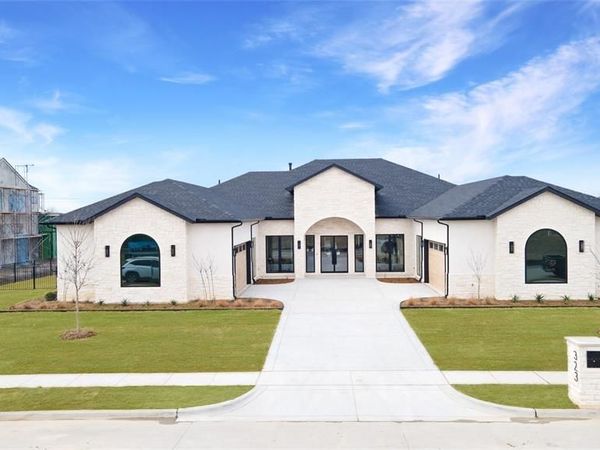 323 Longview Place, Heath, TX 75032