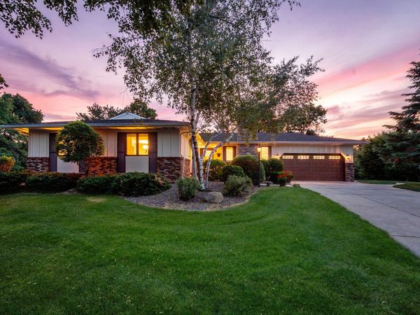3653 Grenadier Trail N, Oakdale, MN 55128