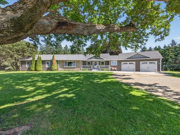 8405 50th Street SE, Eyota, MN 55934