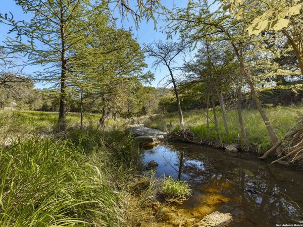 199 Palisades, Camp Verde, TX 78010