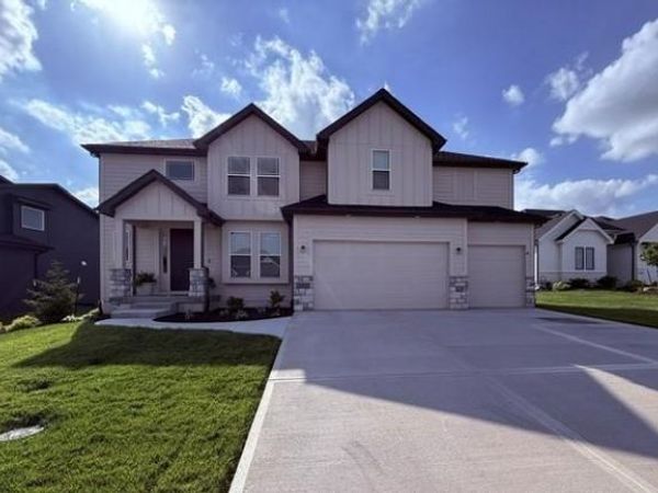16872 S Norton Street, Olathe, KS 66062