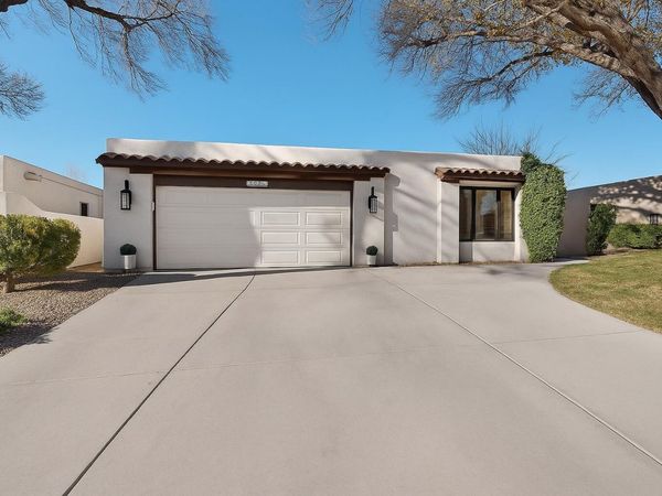 9735 Village Green Drive NE, Albuquerque, NM 87111