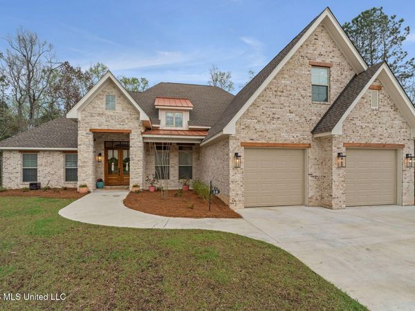12 Buck Court, Hattiesburg, MS 39402