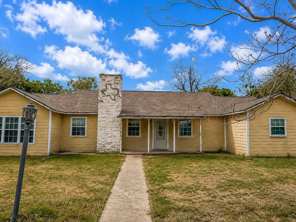 3951 Fm 970 , Florence, TX 76527