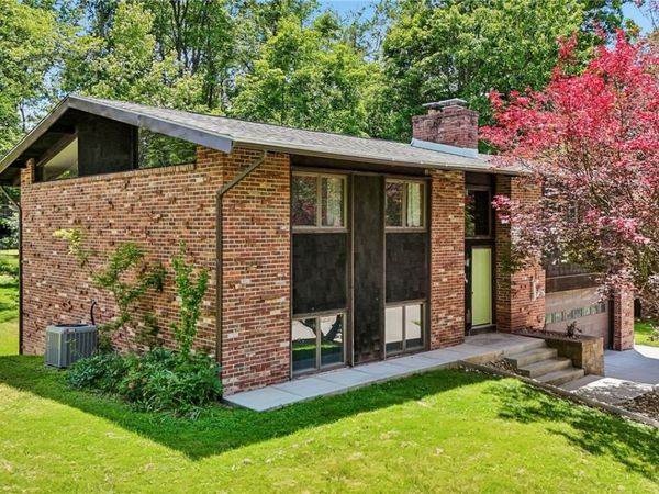 2772 Clearview Road , Allison Park, PA 15101