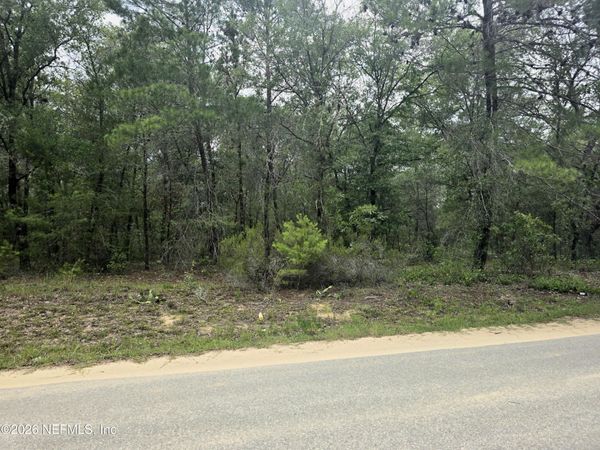 105 PARK Avenue, Interlachen, FL 32148