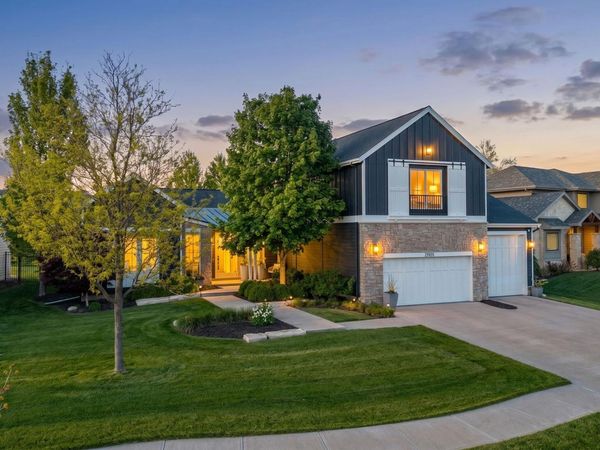 21874 Martha Street, Elkhorn, NE 68022