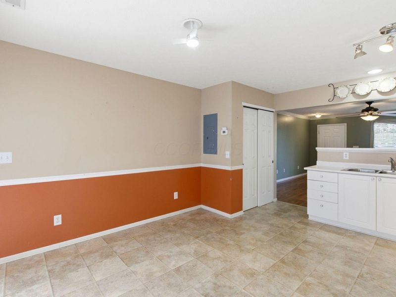 2446 Rosecrest Street , Grove City, OH 43123 Photo 11