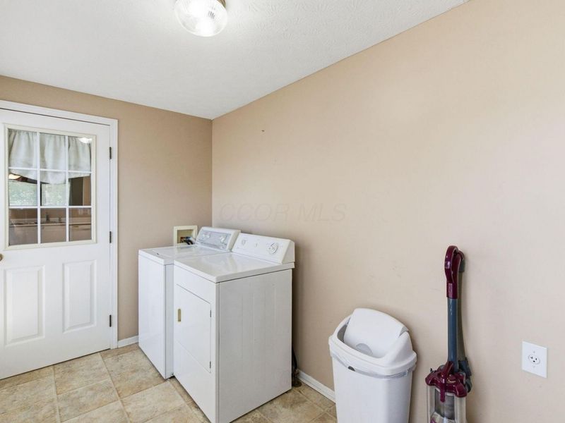 2446 Rosecrest Street , Grove City, OH 43123 Photo 13