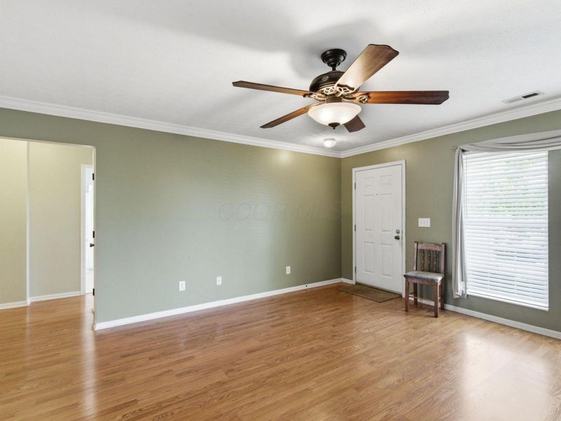 2446 Rosecrest Street , Grove City, OH 43123 Photo 5