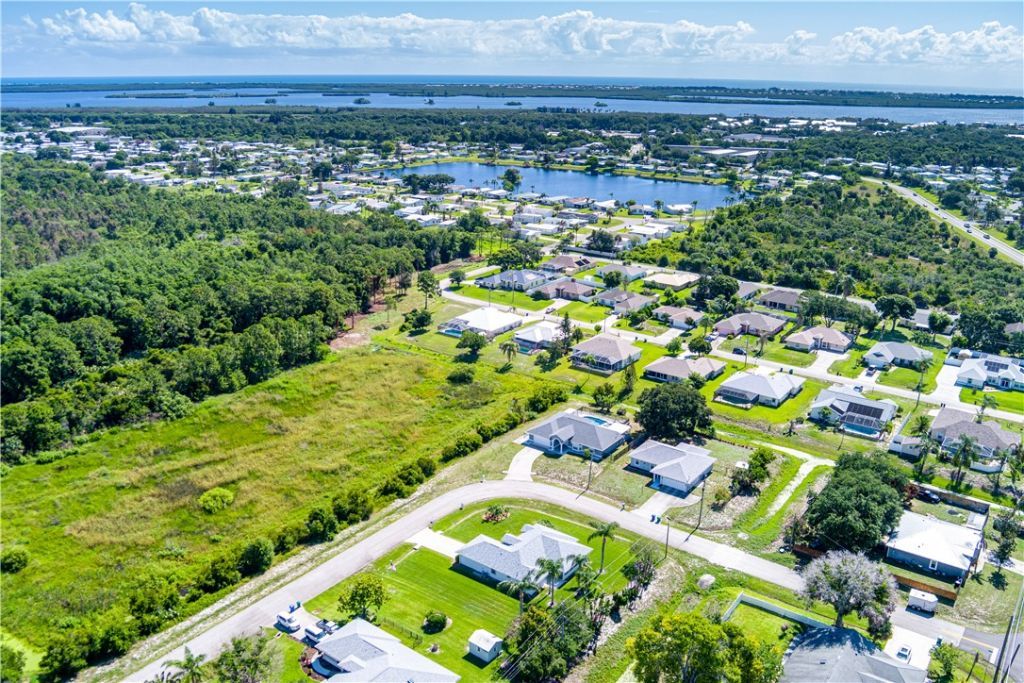 102 N Miller Drive N, Sebastian, FL 32958 Photo