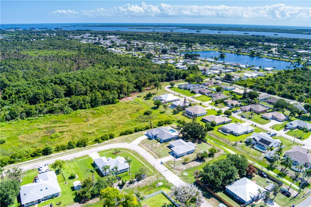 102 N Miller Drive N, Sebastian, FL 32958 Photo