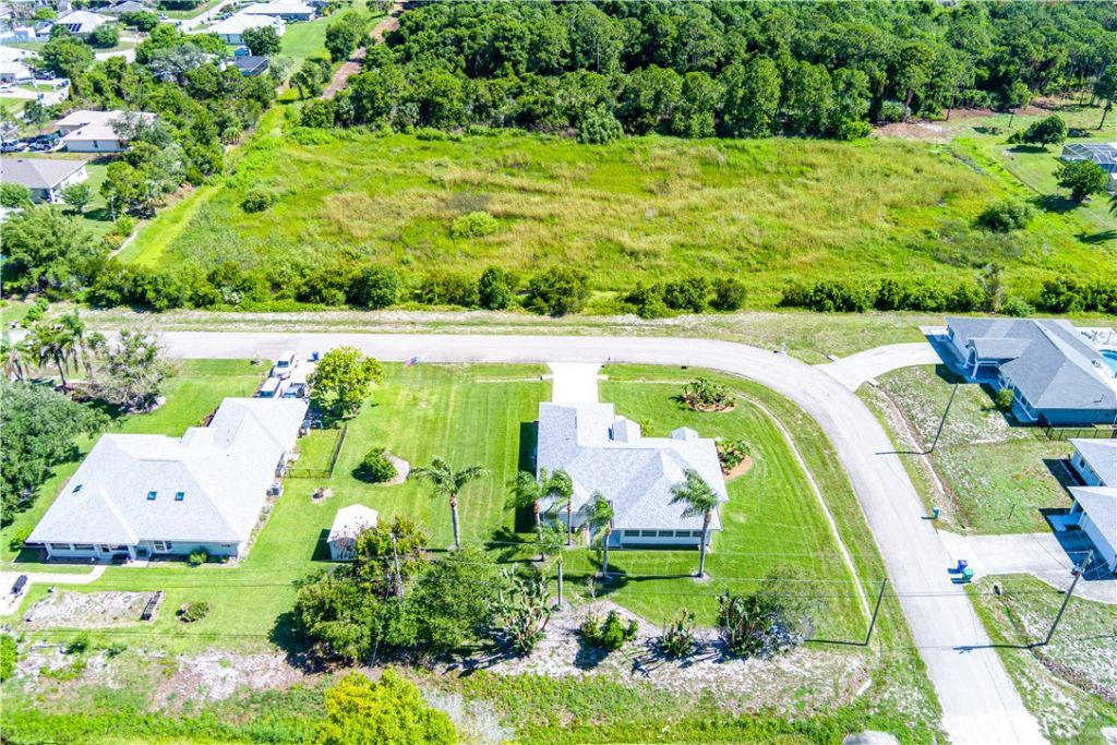 102 N Miller Drive N, Sebastian, FL 32958 Photo