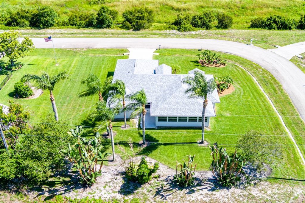 102 N Miller Drive N, Sebastian, FL 32958 Photo