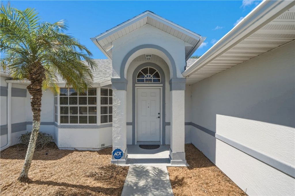 102 N Miller Drive N, Sebastian, FL 32958 Photo