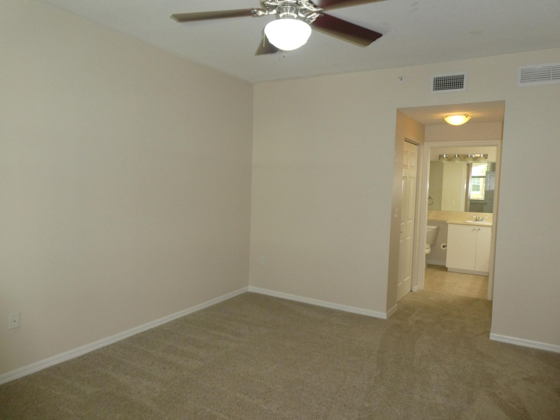804 E Windward Way, Unit 211, Lantana, FL 33462 Photo
