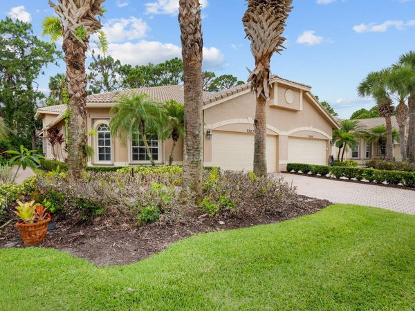 7327 Sea Pines Court, Port St. Lucie, FL 34986