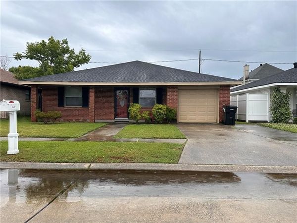 3629 CHARLES Drive, Chalmette, LA 70043