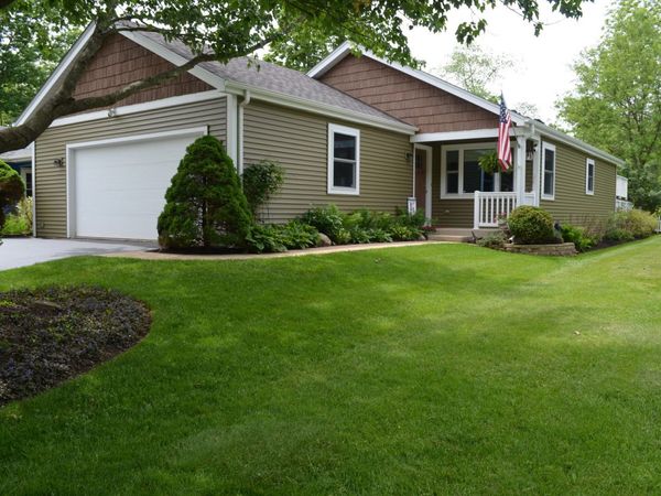 3813 Illinois Street , Crystal Lake, IL 60014