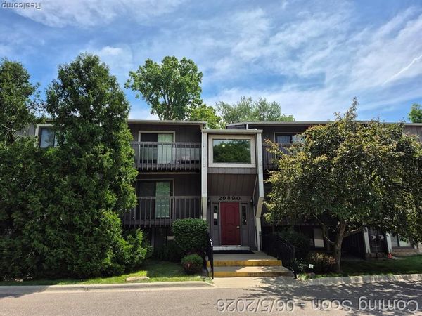 29890 W 12 Mile RD Road E, Farmington Hills, MI 48334