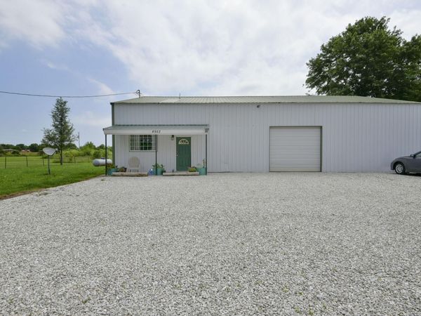 4952 Highway F , Bolivar, MO 65613