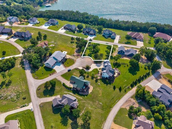 28 Toby Circle , Lampe, MO 65681