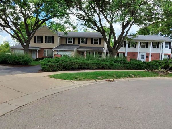 40 Whitcomb Circle, Unit 15-D, Madison, WI 53711