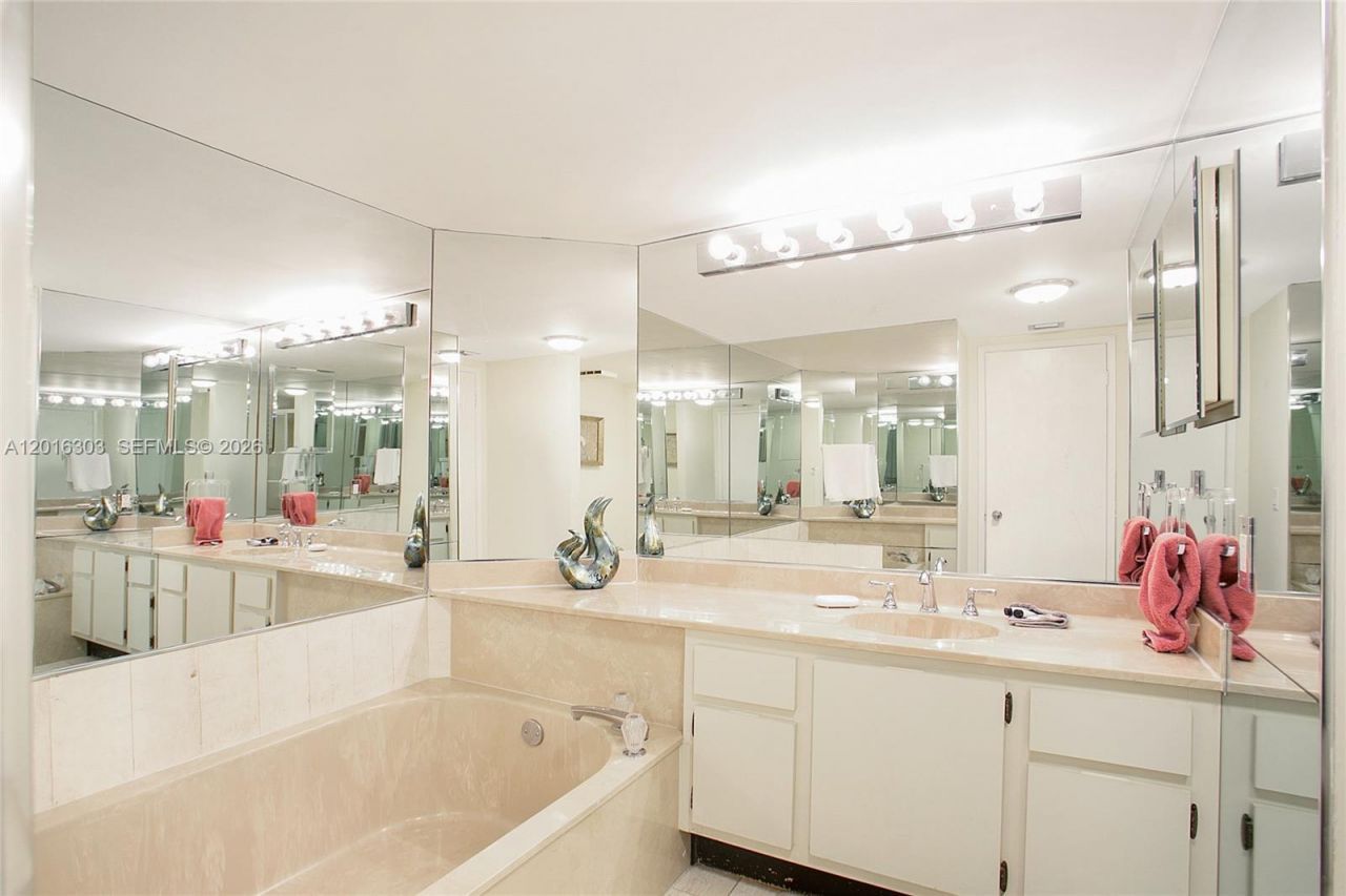 1717 N Bayshore Dr , Unit A-3751, Miami, FL 33132 Photo