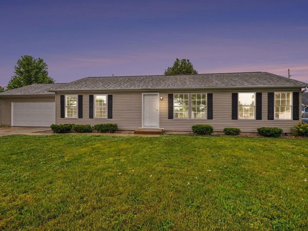 4235 N Westerner Winds Drive, Warsaw, IN 46582
