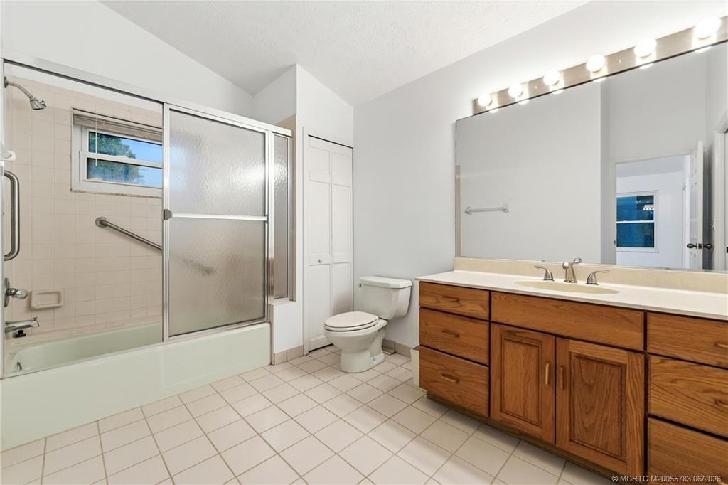 940 NE Stokes Terrace, Jensen Beach, FL 34957 Photo