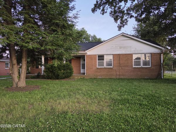 4 Reynolds Drive , Jackson, TN 38305