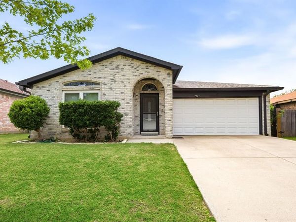 7921 Gardengate Lane, Fort Worth, TX 76137