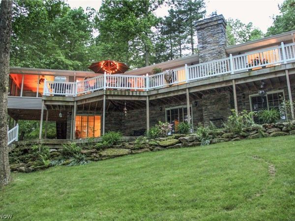 2594 W Buckhorn Drive, Millersburg, OH 44654