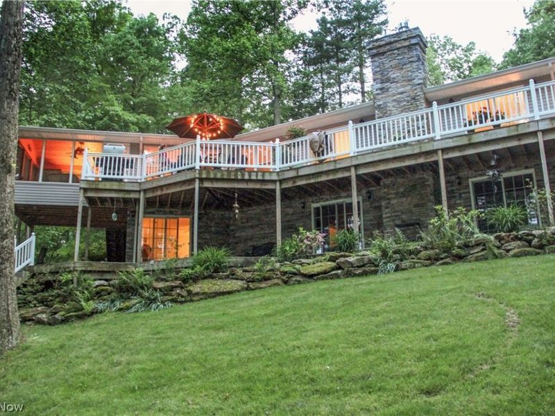 2594 W Buckhorn Drive, Millersburg, OH 44654 Photo 2