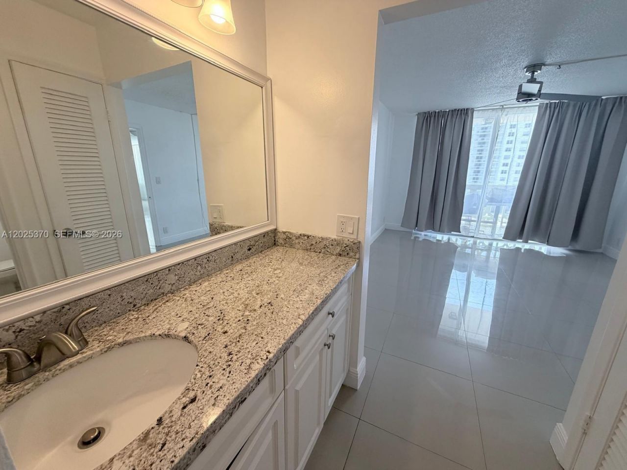 1825 S Ocean Dr , Unit 611, Hallandale Beach, FL 33009 Photo
