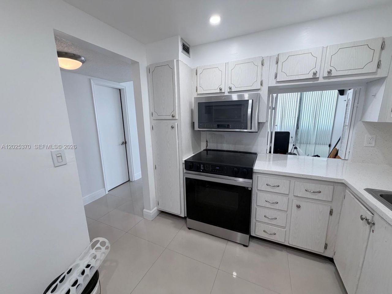 1825 S Ocean Dr , Unit 611, Hallandale Beach, FL 33009 Photo