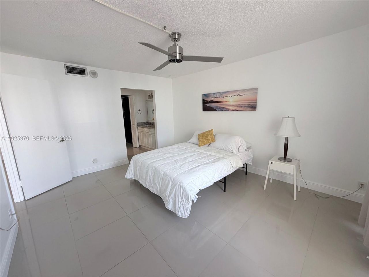 1825 S Ocean Dr, Unit 611, Hallandale Beach, FL 33009 Photo