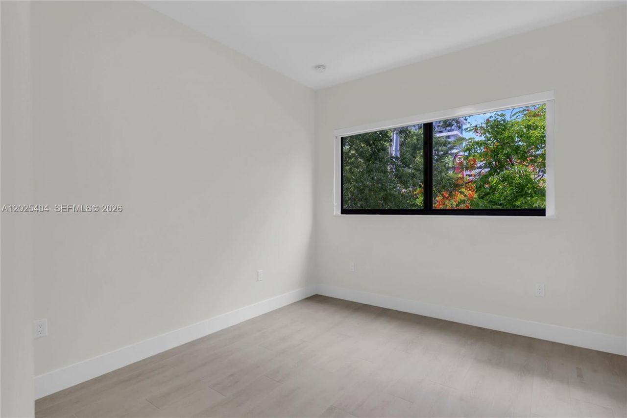 2841 SW 27th St , Unit A, Miami, FL 33133 Photo