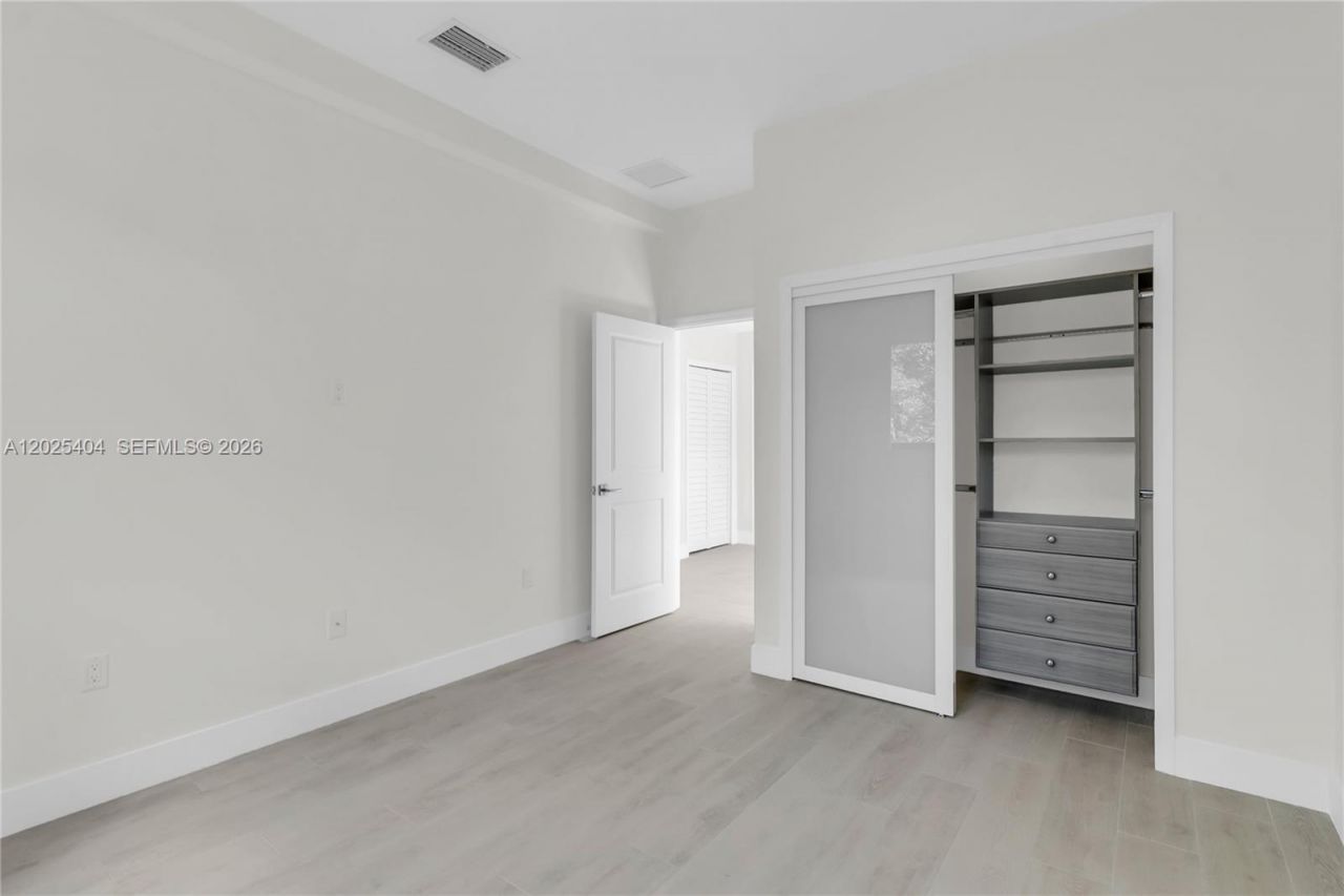 2841 SW 27th St , Unit A, Miami, FL 33133 Photo