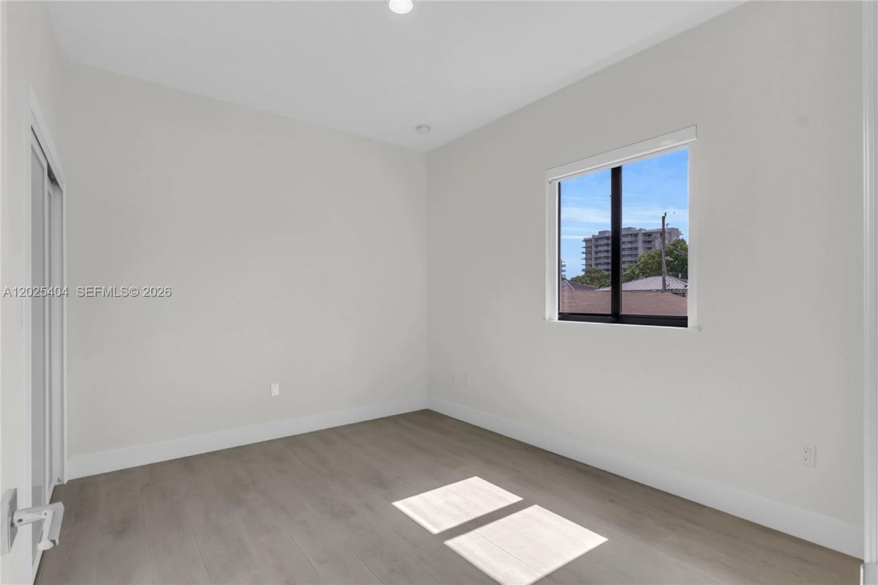 2841 SW 27th St , Unit A, Miami, FL 33133 Photo