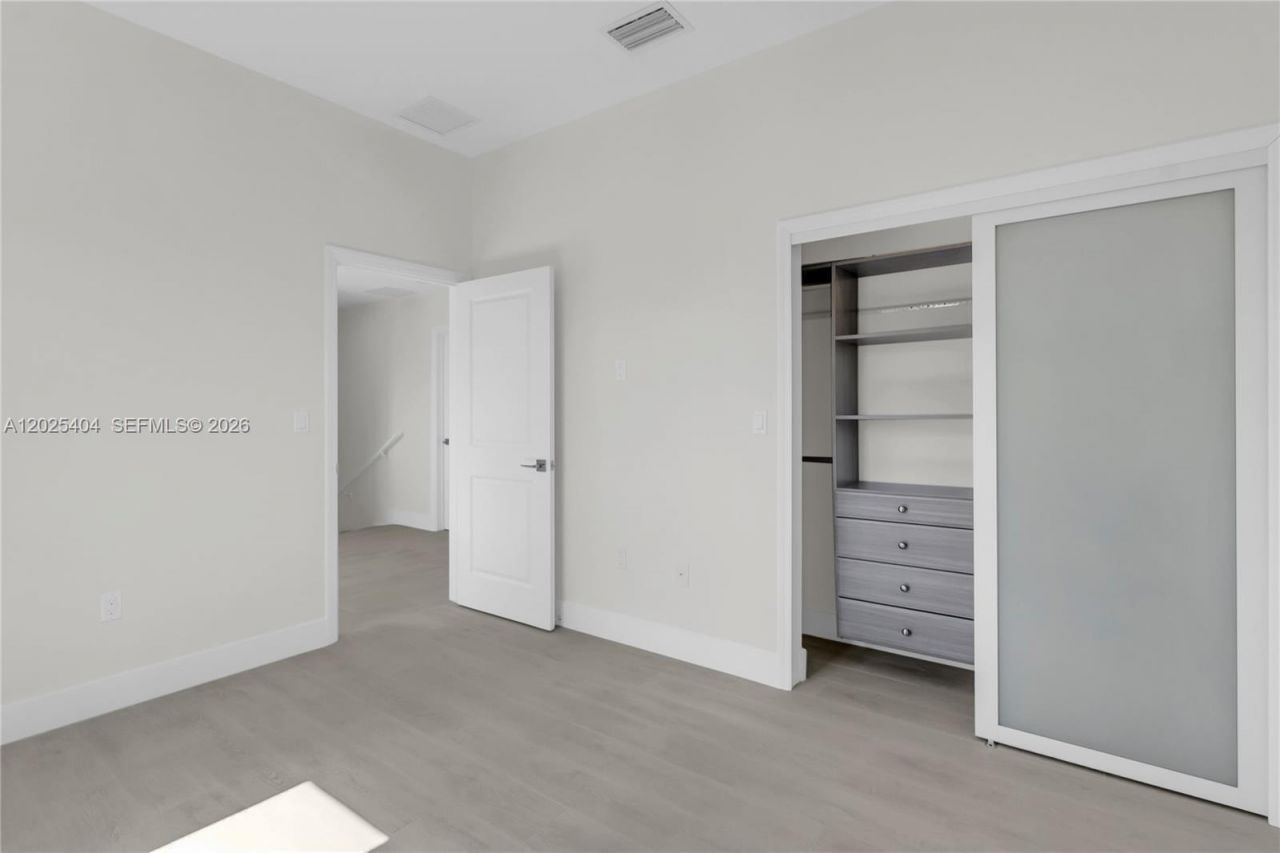 2841 SW 27th St , Unit A, Miami, FL 33133 Photo