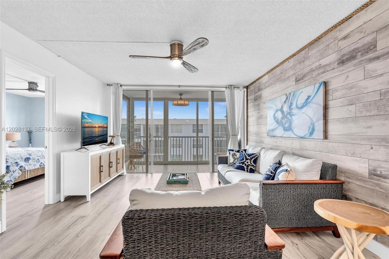 2018 S Federal Hwy , Unit 402, Boynton Beach, FL 33435 Photo