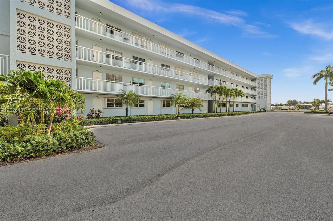 2018 S Federal Hwy , Unit 402, Boynton Beach, FL 33435 Photo