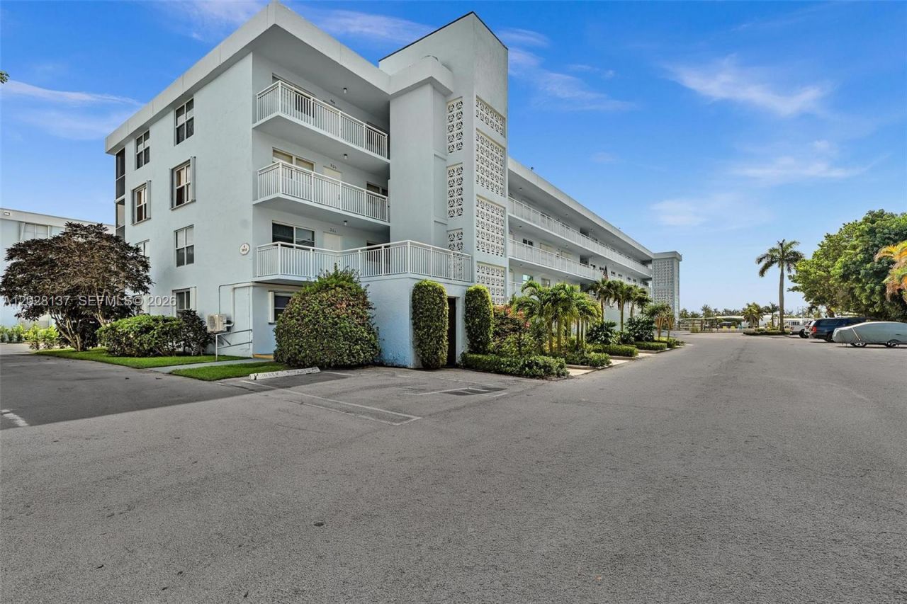 2018 S Federal Hwy , Unit 402, Boynton Beach, FL 33435 Photo