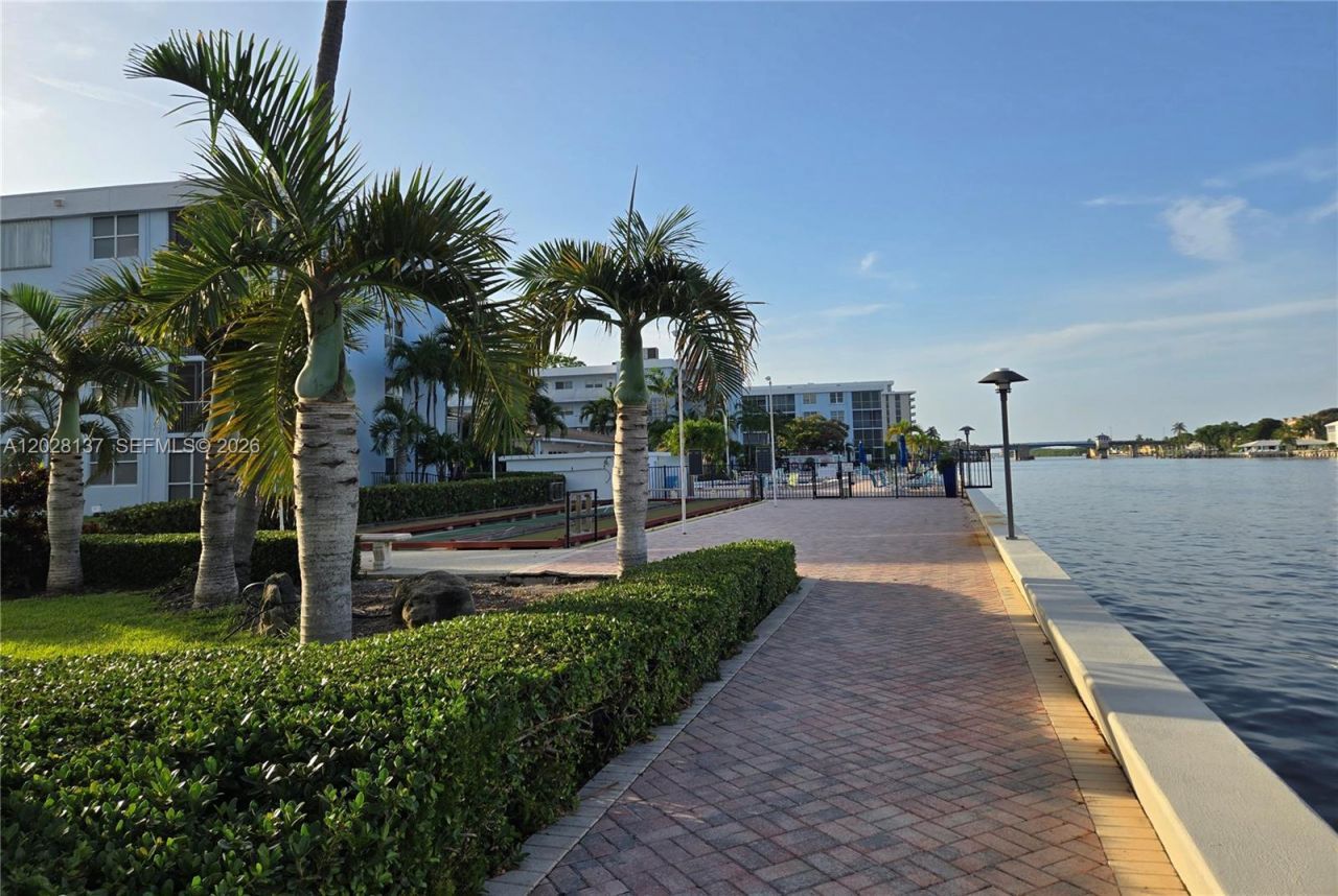 2018 S Federal Hwy , Unit 402, Boynton Beach, FL 33435 Photo