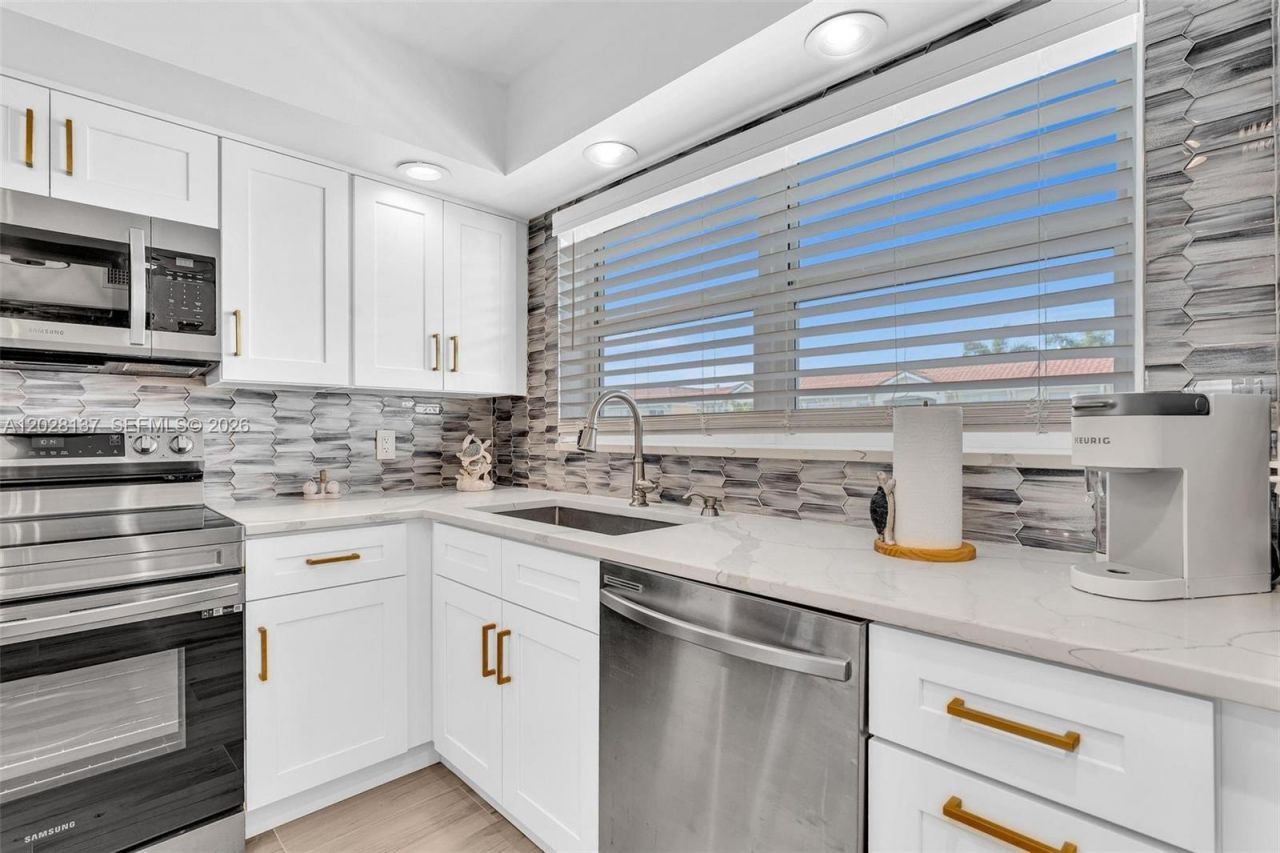 2018 S Federal Hwy , Unit 402, Boynton Beach, FL 33435 Photo