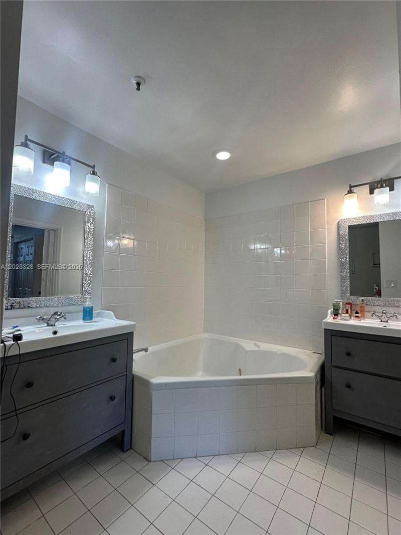 9755 NW 52nd St, Unit 219, Doral, FL 33178 Photo