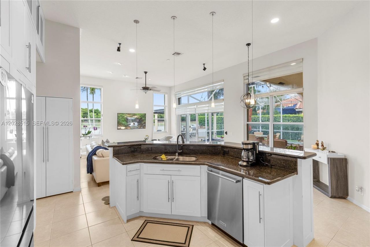 1714 Victoria Pointe Cir, Weston, FL 33327 Photo